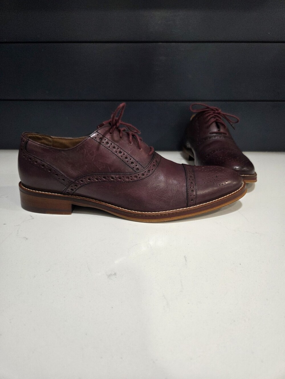 Johnston & Murphy Conrad Cap Toe Oxfords Burgandy  Italian Calfskin Size 8.5M